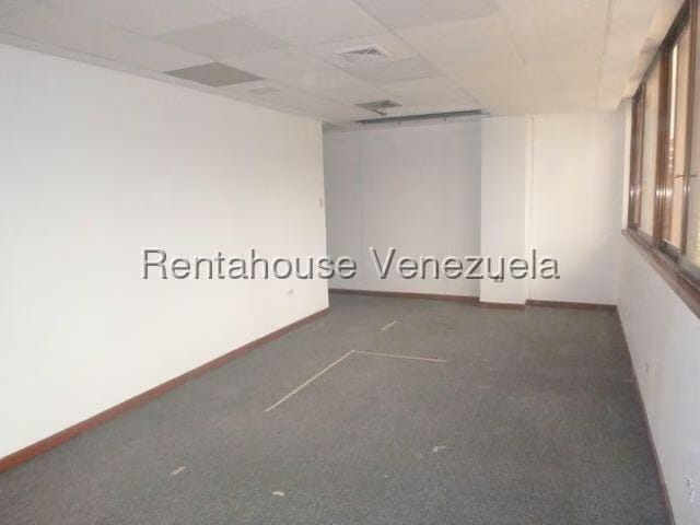 Comercial (Oficina) en Alquiler en La Urbina, Distrito Metropolitano - 4