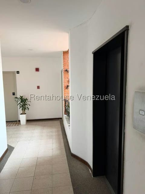 Apartamento (1 Nivel) en Venta en Santa Eduvigis, Distrito Metropolitano - 14