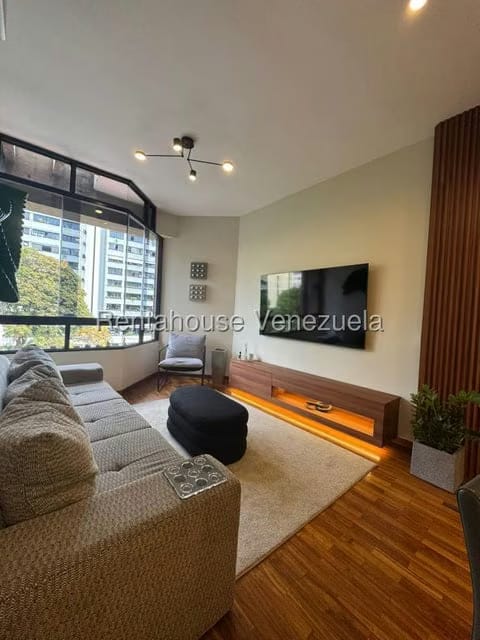 Apartamento (1 Nivel) en Venta en Santa Eduvigis, Distrito Metropolitano - 3