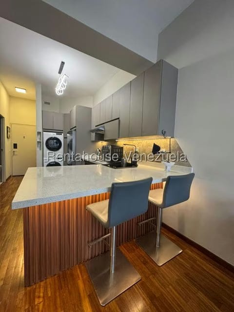 Apartamento (1 Nivel) en Venta en Santa Eduvigis, Distrito Metropolitano - 6