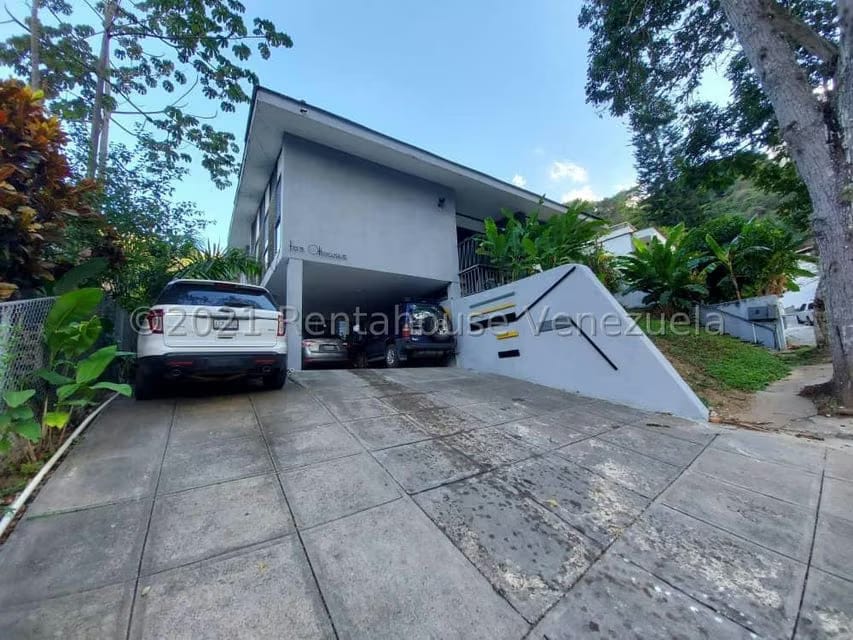 Casa (Duplex) en Venta en Colinas de Bello Monte, Distrito Metropolitano - 2