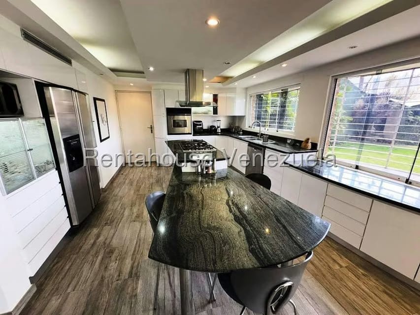 Casa (Multipes Niveles) en Venta en Los Samanes, Distrito Metropolitano - 16