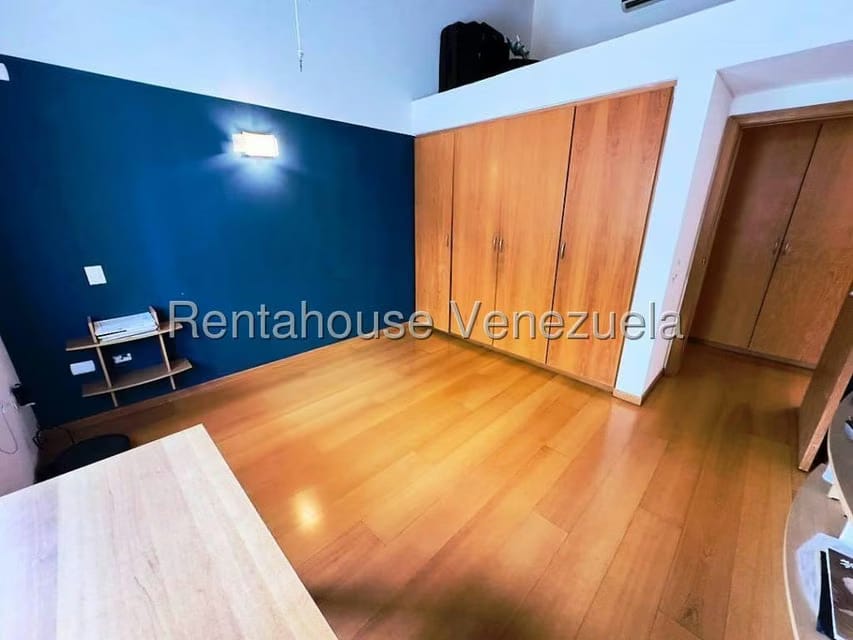 Casa (Multipes Niveles) en Venta en Los Samanes, Distrito Metropolitano - 25