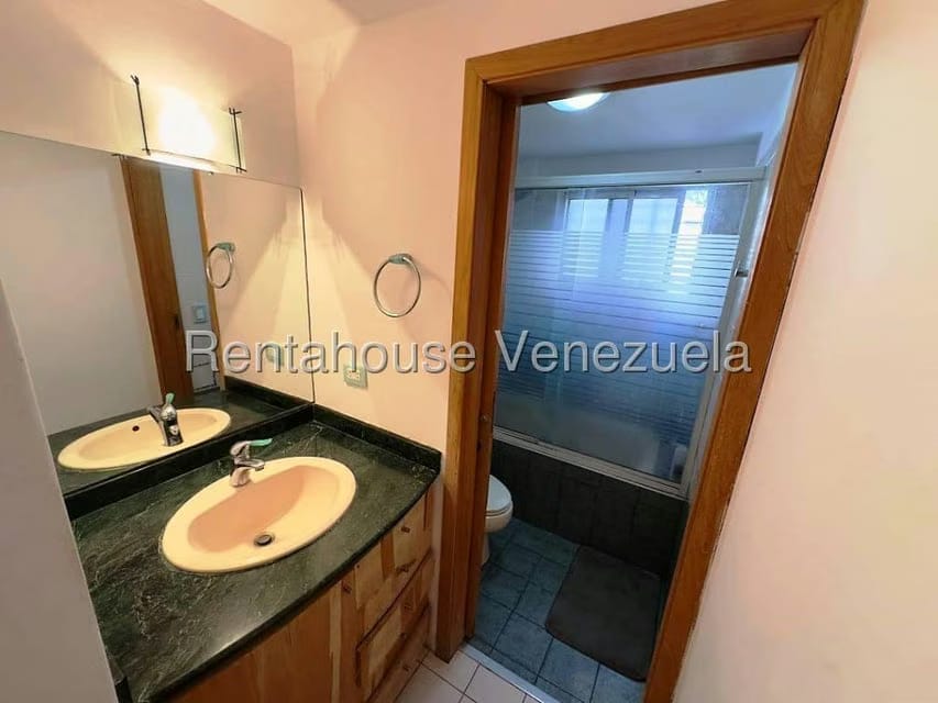 Casa (Multipes Niveles) en Venta en Los Samanes, Distrito Metropolitano - 9