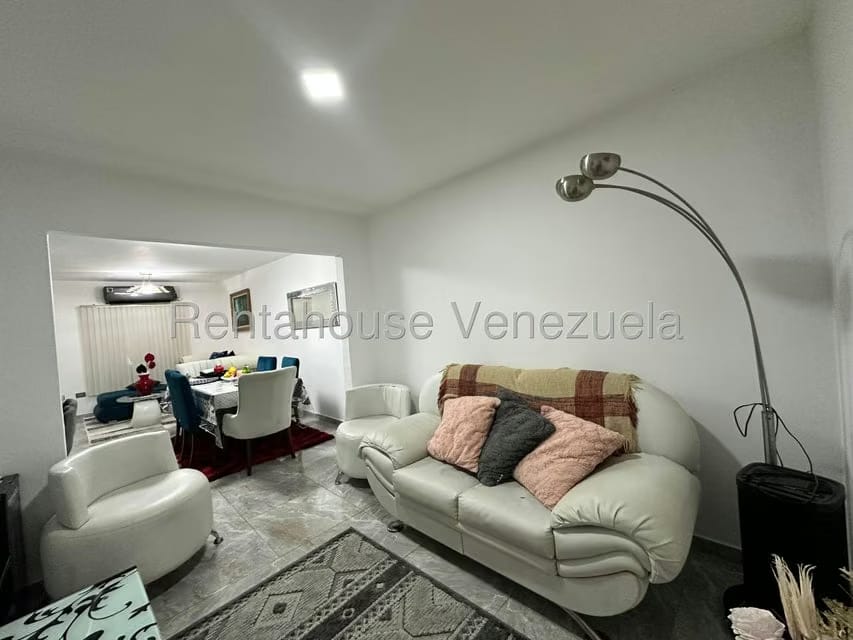 Townhouse (Multiples Niveles) en Venta en Valle Jardin, Aragua - 18