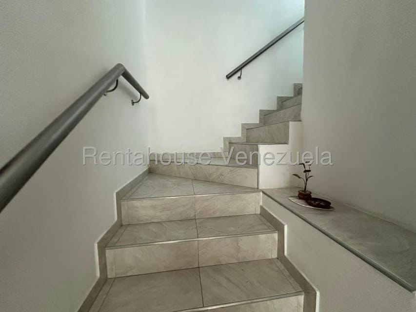 Townhouse (Multiples Niveles) en Venta en Valle Jardin, Aragua - 39