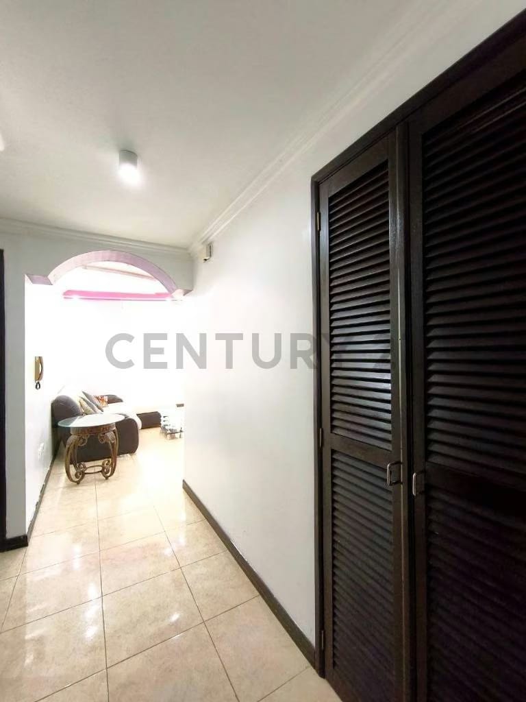 Amplio apartamento en Residencias Kynaki, av Bolivar de Lecheria - 11