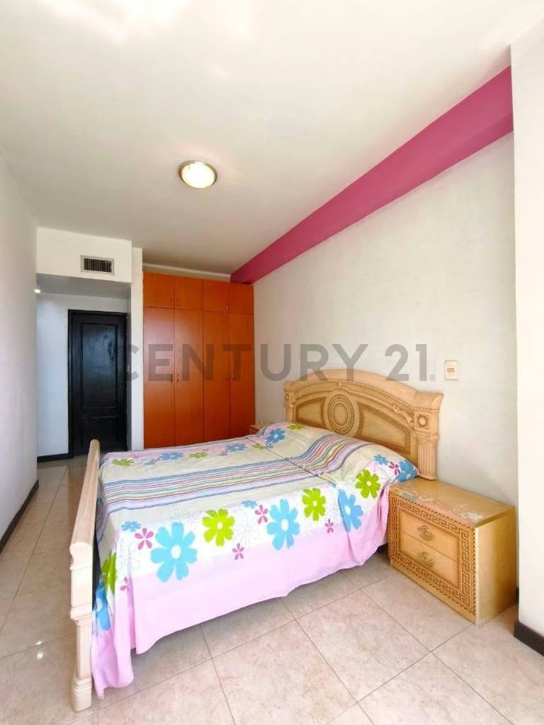 Amplio apartamento en Residencias Kynaki, av Bolivar de Lecheria - 13