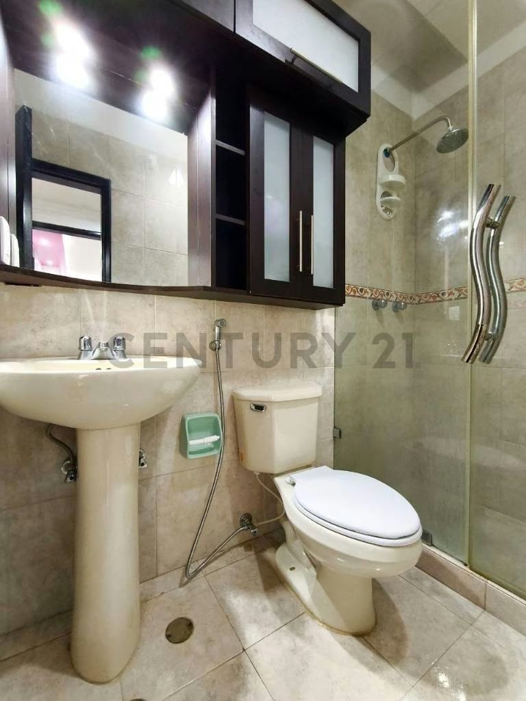 Amplio apartamento en Residencias Kynaki, av Bolivar de Lecheria - 16