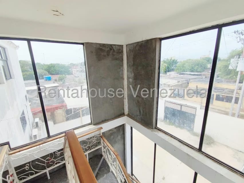 Comercial (Edificio) en Venta en Centro, Falcon - 16