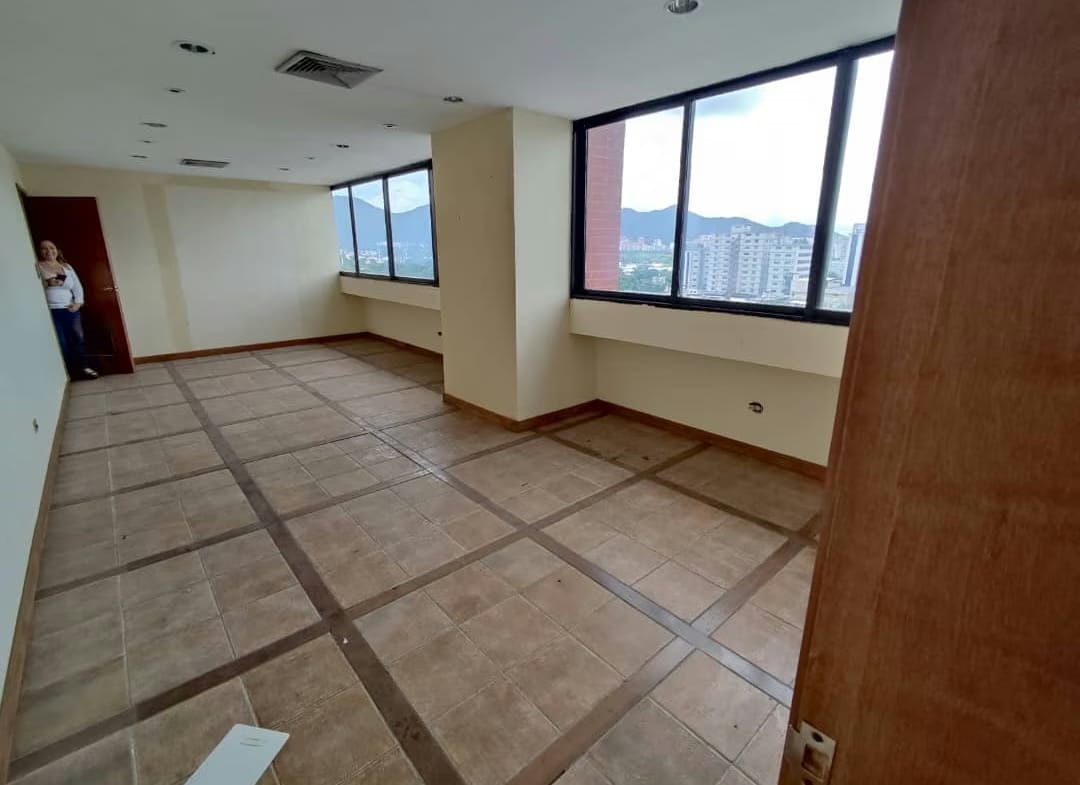 Oficina en Venta Torre Venezuela Valencia - 3
