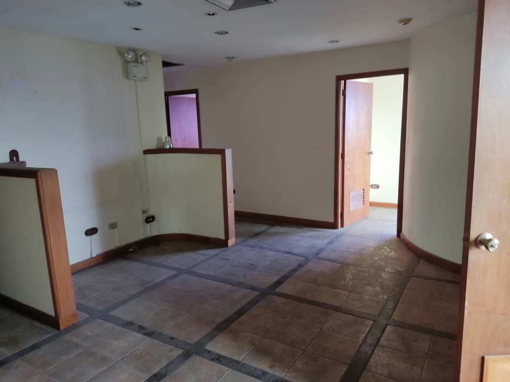 Oficina en Venta Torre Venezuela Valencia - 7