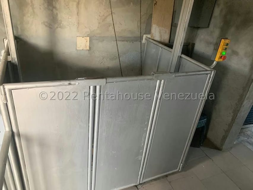 Comercial (Edificio) en Venta en Los Rosales, Distrito Metropolitano - 16