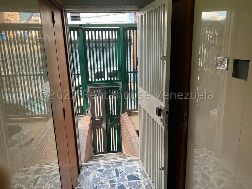 Comercial (Edificio) en Venta en Los Rosales, Distrito Metropolitano - 3