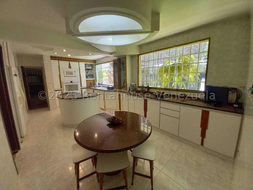 Casa (Duplex) en Venta en Prados del Este, Distrito Metropolitano - 16