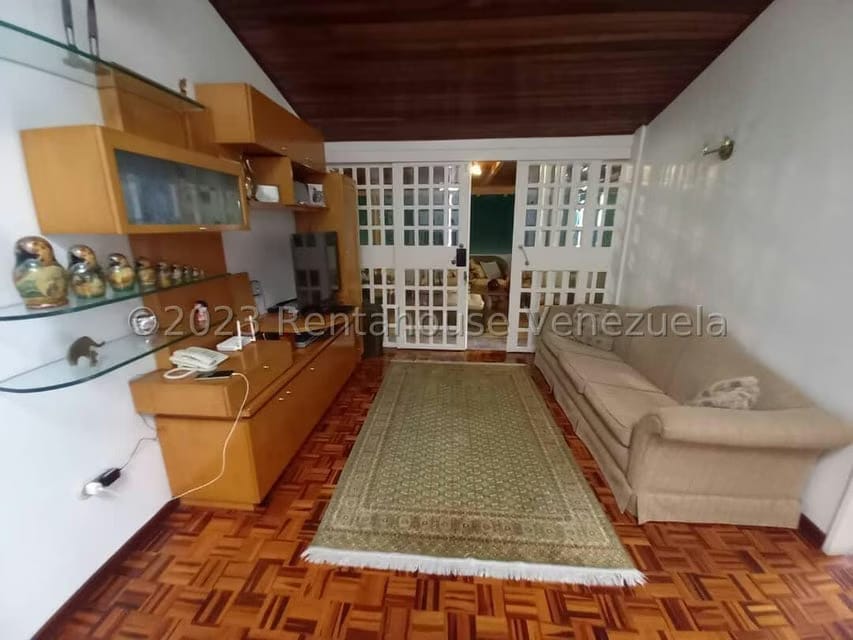 Casa (Duplex) en Venta en Prados del Este, Distrito Metropolitano - 23