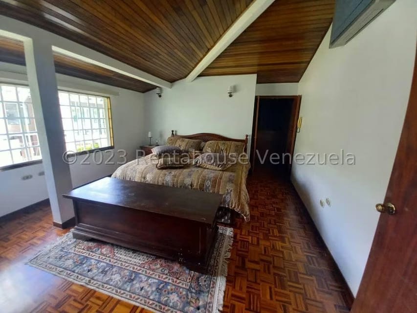 Casa (Duplex) en Venta en Prados del Este, Distrito Metropolitano - 30