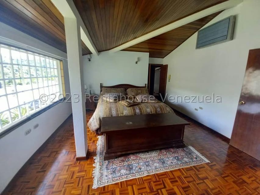 Casa (Duplex) en Venta en Prados del Este, Distrito Metropolitano - 31