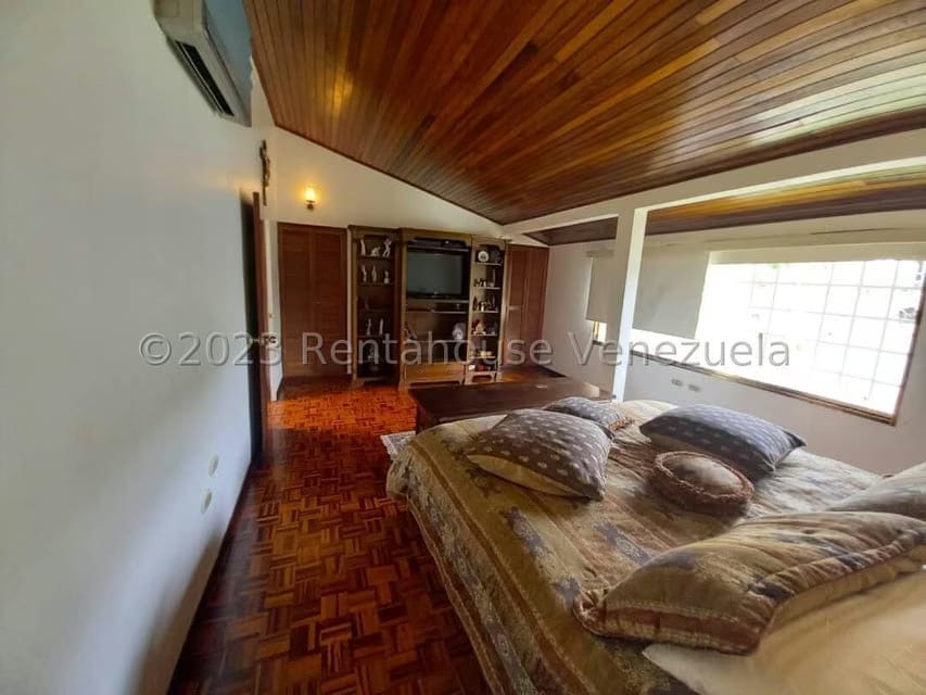 Casa (Duplex) en Venta en Prados del Este, Distrito Metropolitano - 32