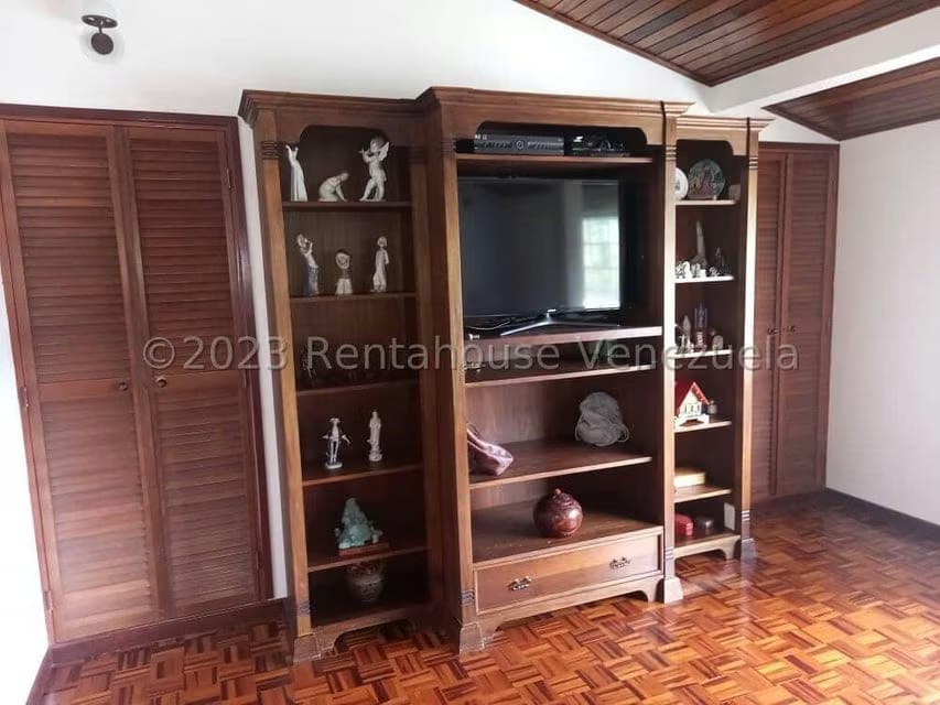 Casa (Duplex) en Venta en Prados del Este, Distrito Metropolitano - 33