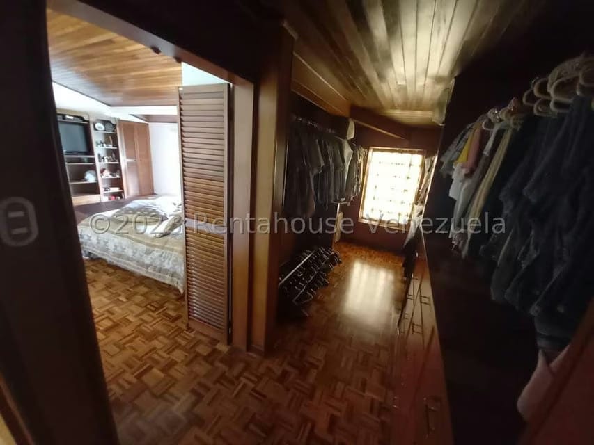 Casa (Duplex) en Venta en Prados del Este, Distrito Metropolitano - 34