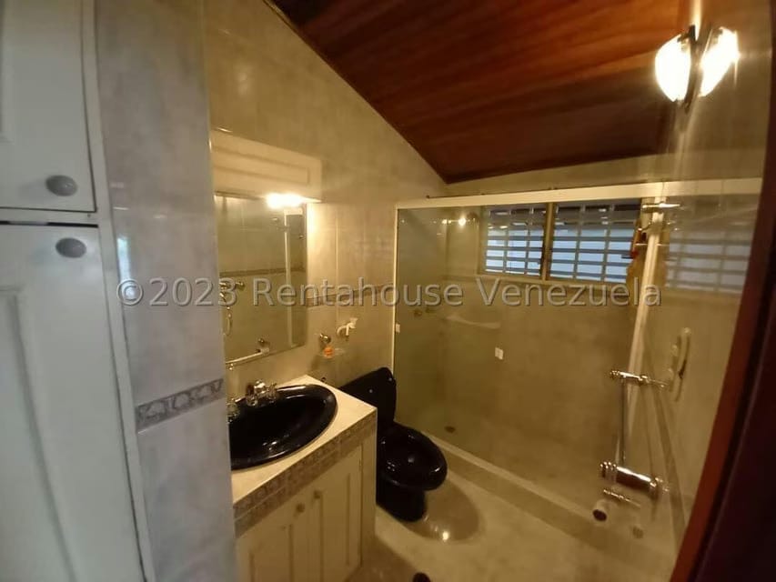 Casa (Duplex) en Venta en Prados del Este, Distrito Metropolitano - 40