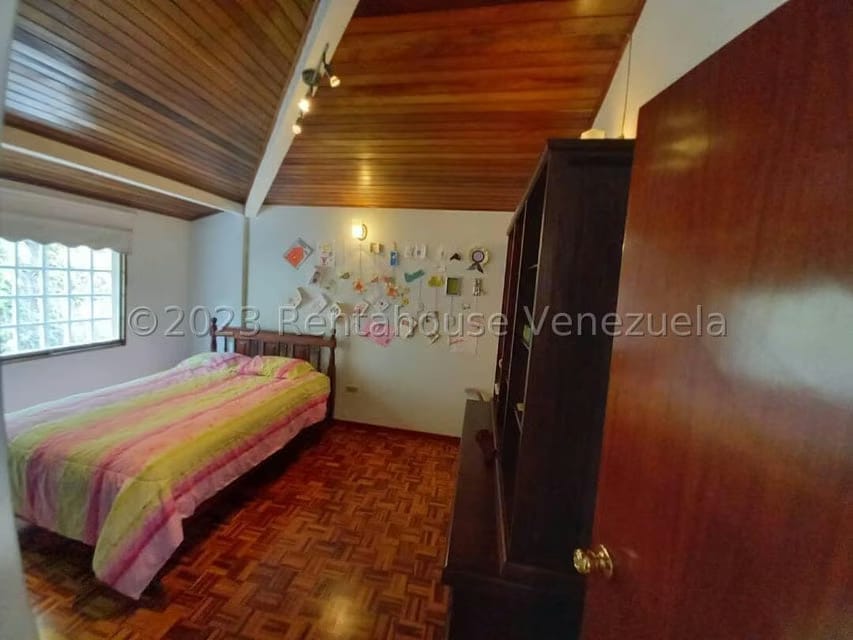 Casa (Duplex) en Venta en Prados del Este, Distrito Metropolitano - 41