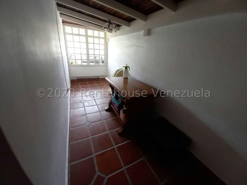Casa (Duplex) en Venta en Prados del Este, Distrito Metropolitano - 44