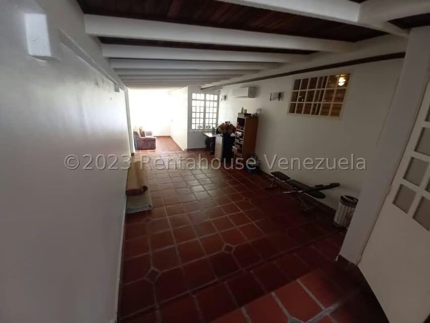 Casa (Duplex) en Venta en Prados del Este, Distrito Metropolitano - 45