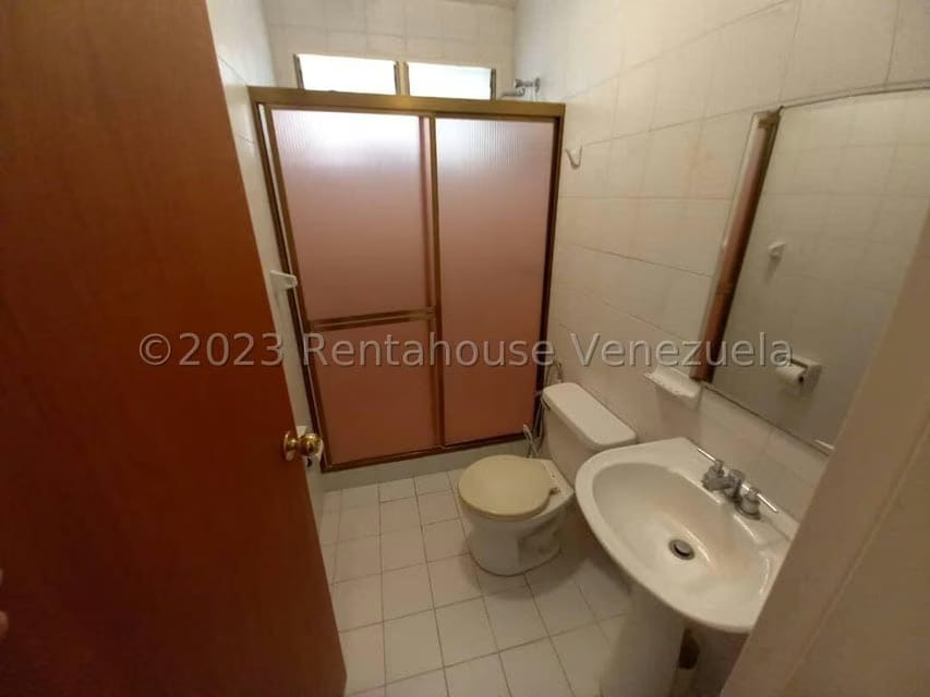 Casa (Duplex) en Venta en Prados del Este, Distrito Metropolitano - 49