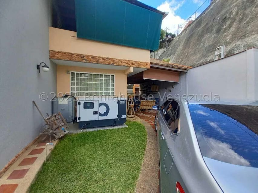 Casa (Duplex) en Venta en Prados del Este, Distrito Metropolitano - 6