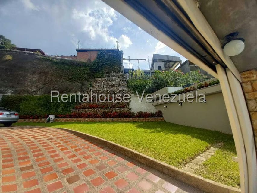 Casa (Duplex) en Venta en Prados del Este, Distrito Metropolitano - 54