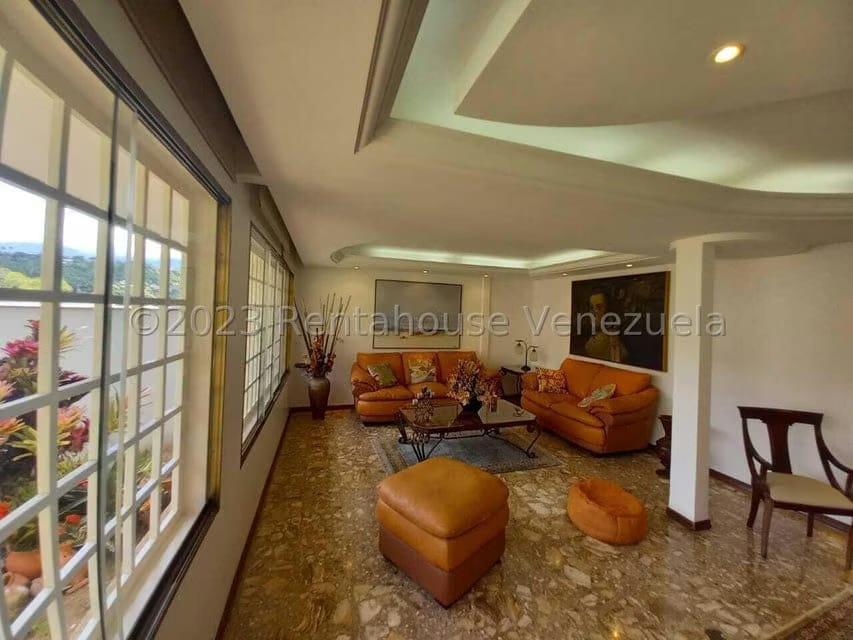 Casa (Duplex) en Venta en Prados del Este, Distrito Metropolitano - 9