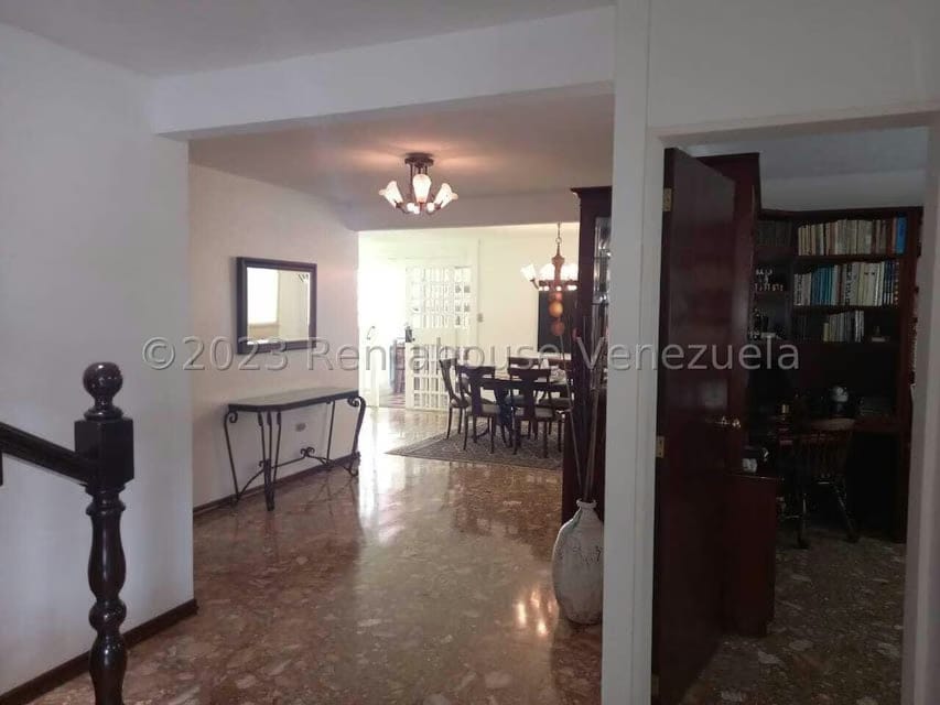 Casa (Duplex) en Venta en Prados del Este, Distrito Metropolitano - 10