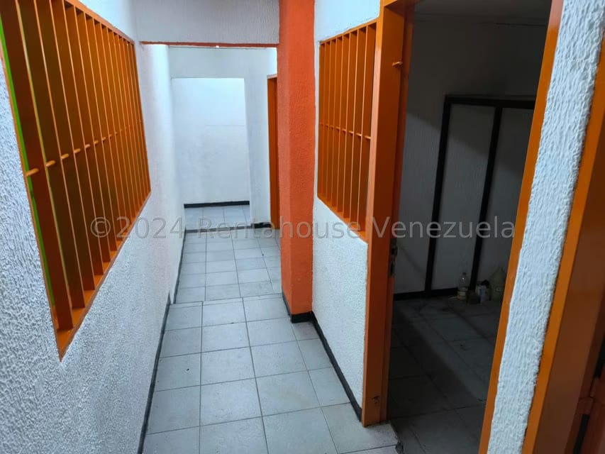 Comercial (Oficina) en Alquiler en Parroquia La Candelaria, Distrito Metropolitano - 9