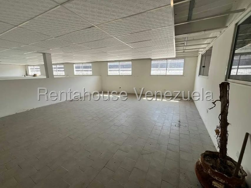 Comercial (Industrial) en Venta en Zona Industrial, Aragua - 35