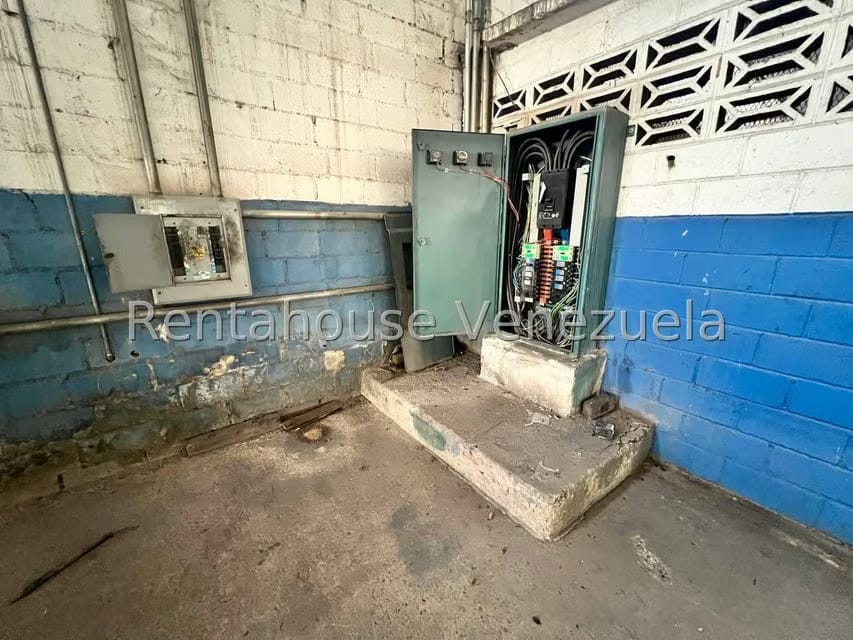 Comercial (Industrial) en Venta en Zona Industrial, Aragua - 44