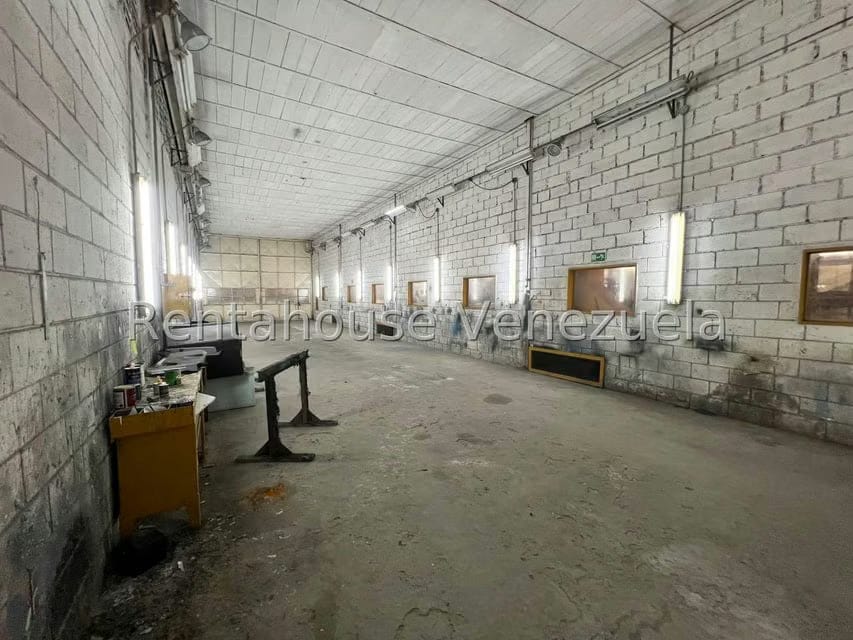 Comercial (Industrial) en Venta en Zona Industrial, Aragua - 68