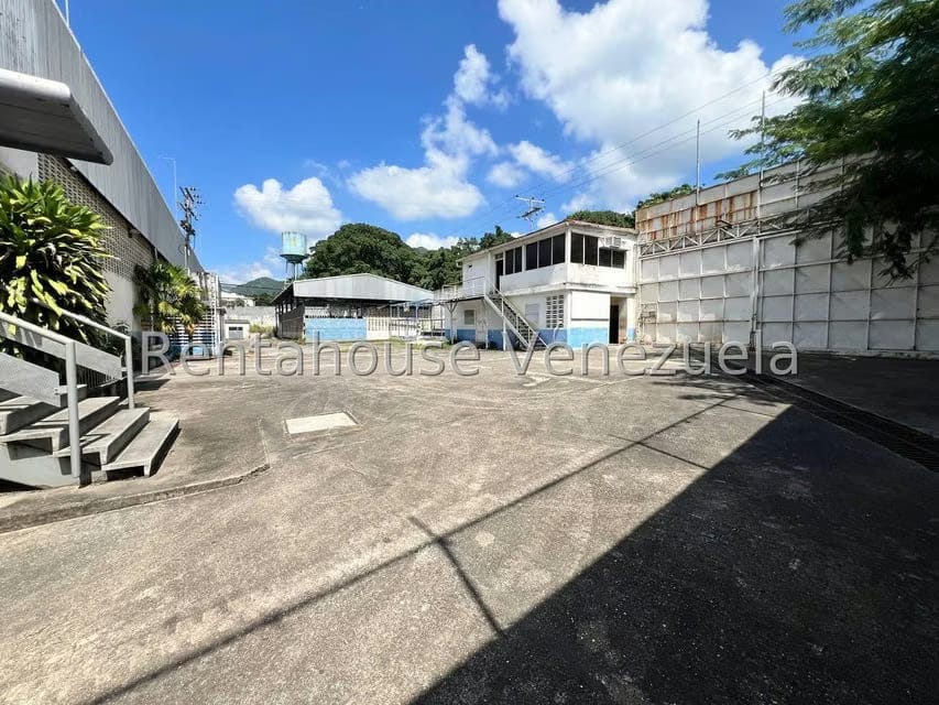 Comercial (Industrial) en Venta en Zona Industrial, Aragua - 91