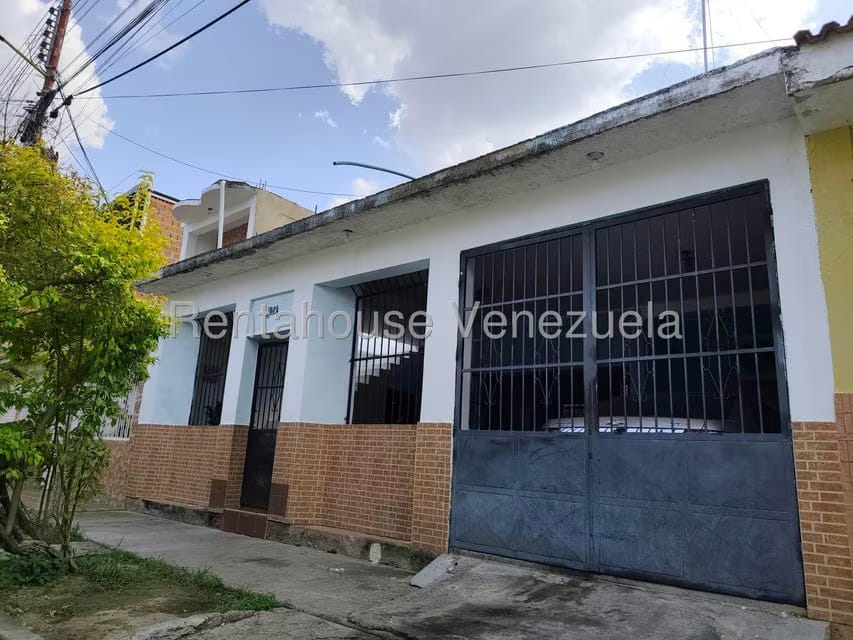 Casa (1 Nivel) en Venta en Los Caobos, Carabobo - 2
