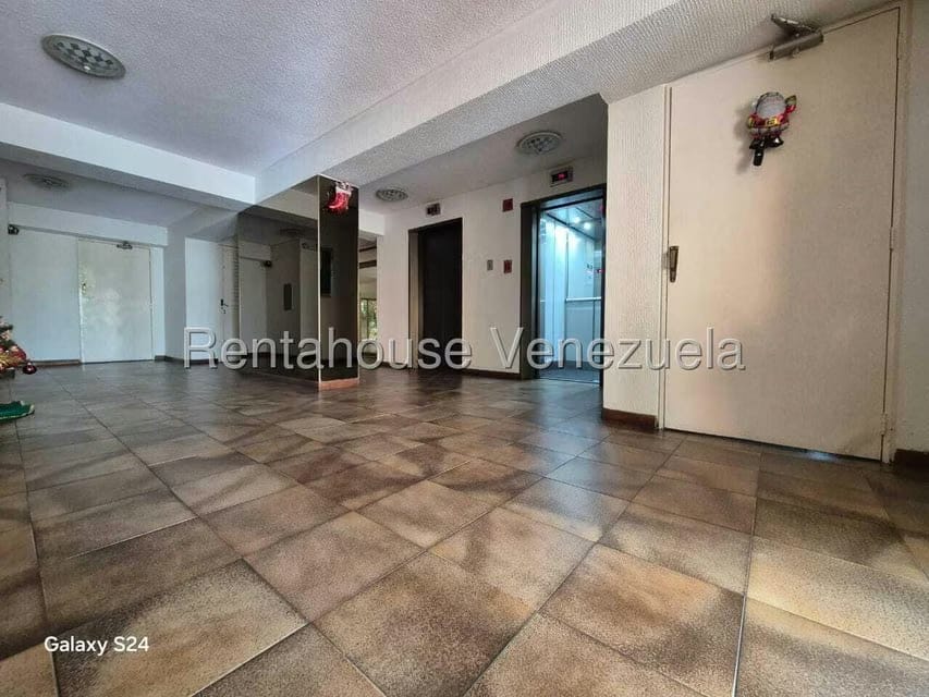 Apartamento (1 Nivel) en Venta en Los Naranjos del Cafetal, Distrito Metropolitano - 4