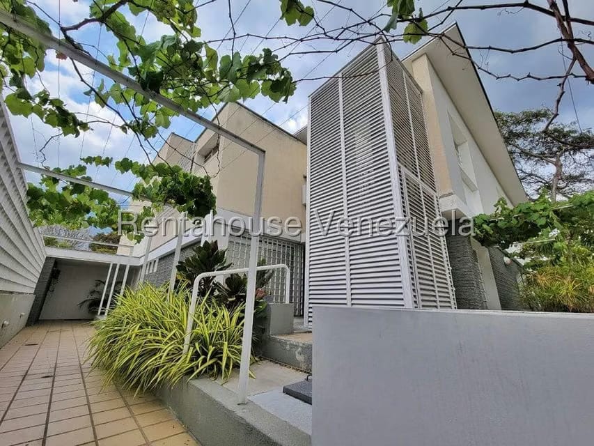 Casa (1 Nivel) en Alquiler en La Floresta, Distrito Metropolitano