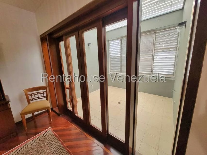 Casa (1 Nivel) en Alquiler en La Floresta, Distrito Metropolitano - 11
