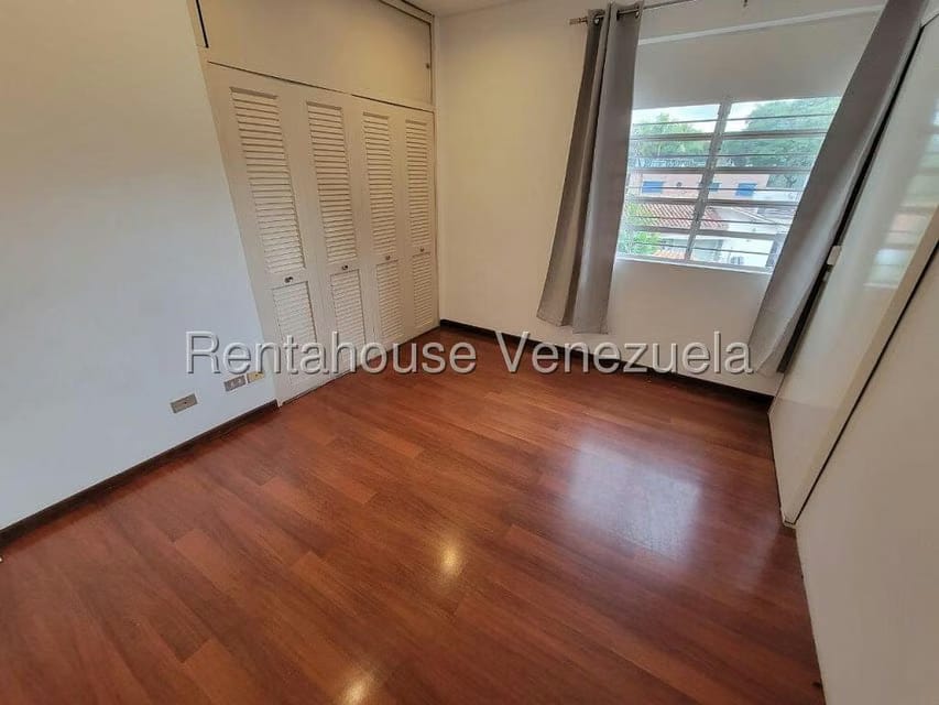 Casa (1 Nivel) en Alquiler en La Floresta, Distrito Metropolitano - 32