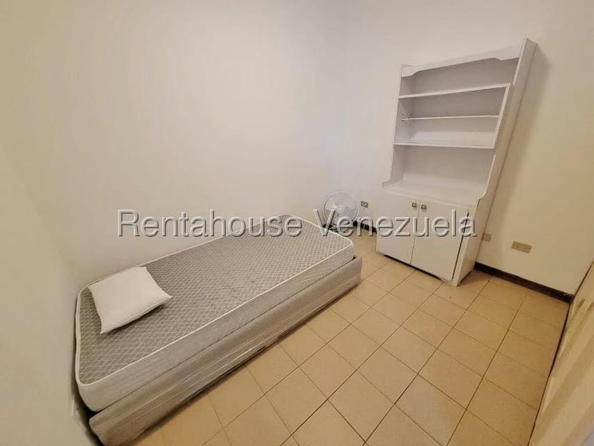 Casa (1 Nivel) en Alquiler en La Floresta, Distrito Metropolitano - 41