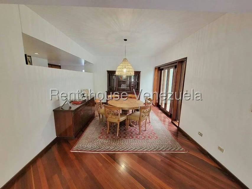 Casa (1 Nivel) en Alquiler en La Floresta, Distrito Metropolitano - 10