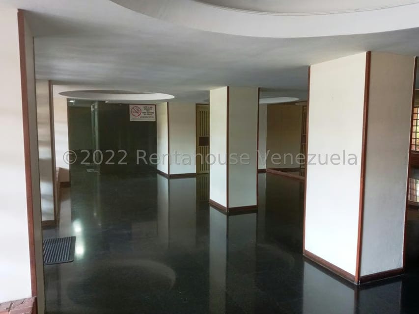 Apartamento (1 Nivel) en Alquiler en Los Chorros, Distrito Metropolitano - 3