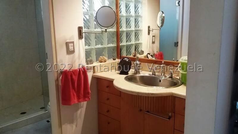 Apartamento (1 Nivel) en Alquiler en Los Chorros, Distrito Metropolitano - 31
