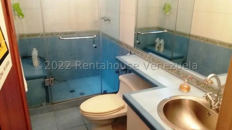 Apartamento (1 Nivel) en Alquiler en Los Chorros, Distrito Metropolitano - 40