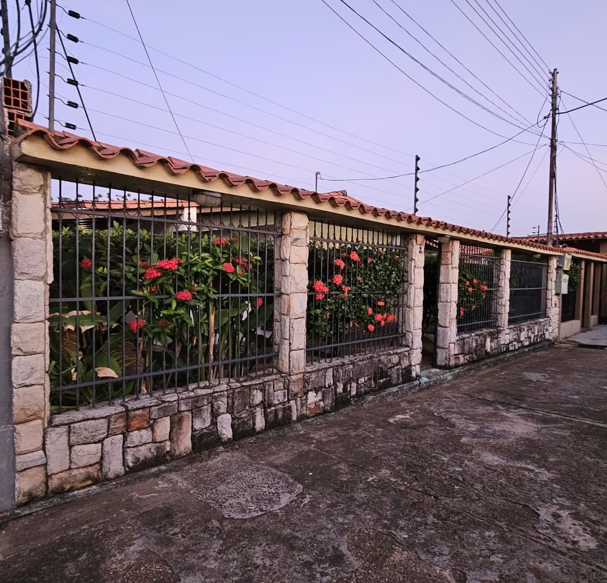 HERMOSA CASA QUINTA EN VALLE DE LA PASCUA – GUARIC